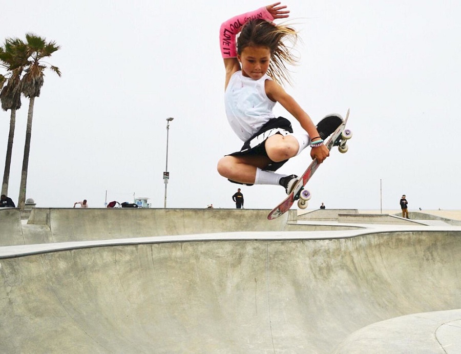 Top Female Skateboarders in the World 2024 [UPDATED]