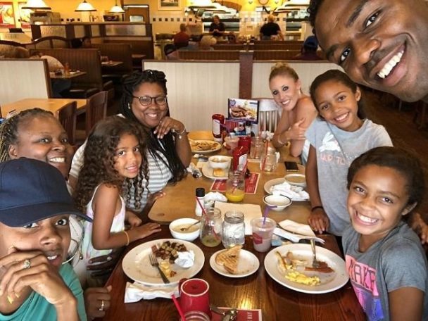 Jon Jones Wife Jessie Moses All We Know About The Couple highest-paid-soccer-player-2024-image-to-u