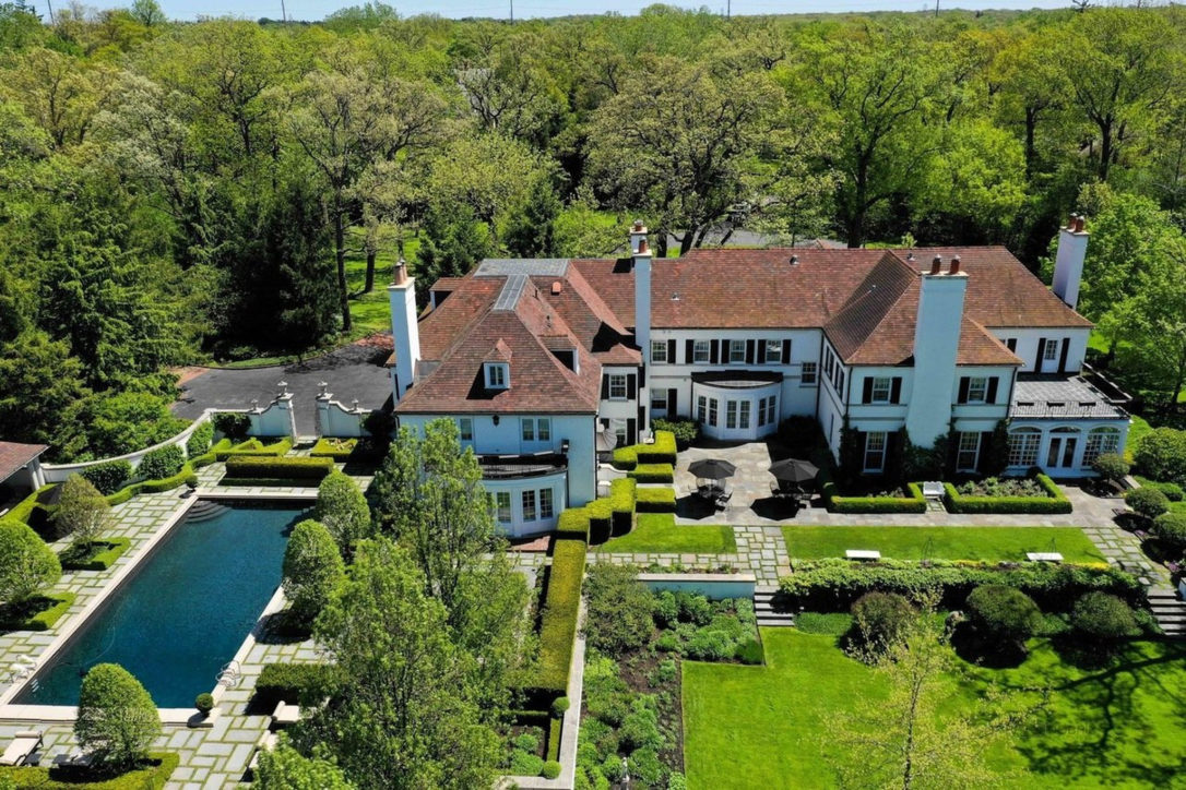 10 Wealthiest Suburbs in Chicago 2024