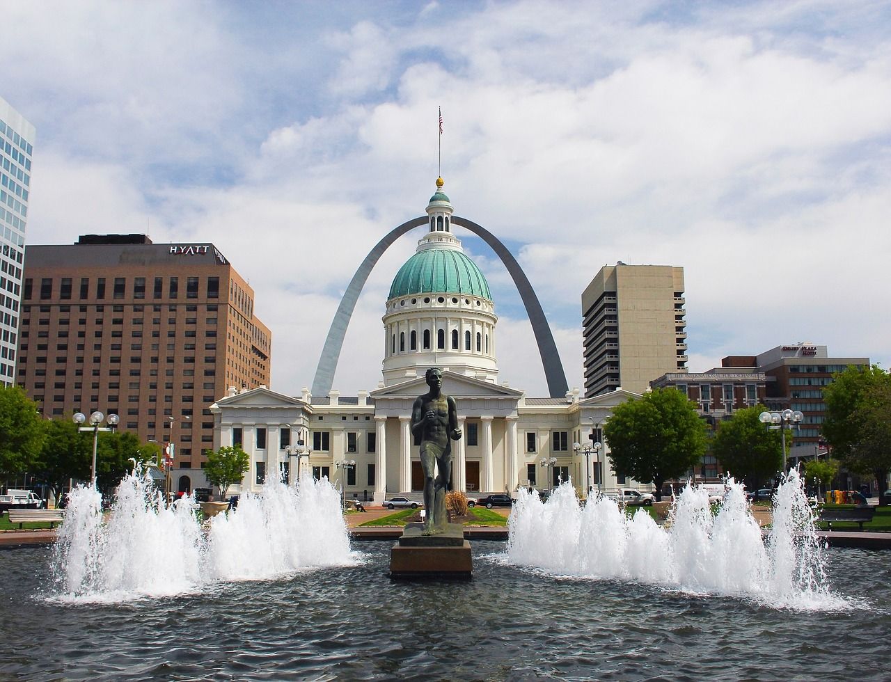 10 Wealthiest Cities in Missouri 2023