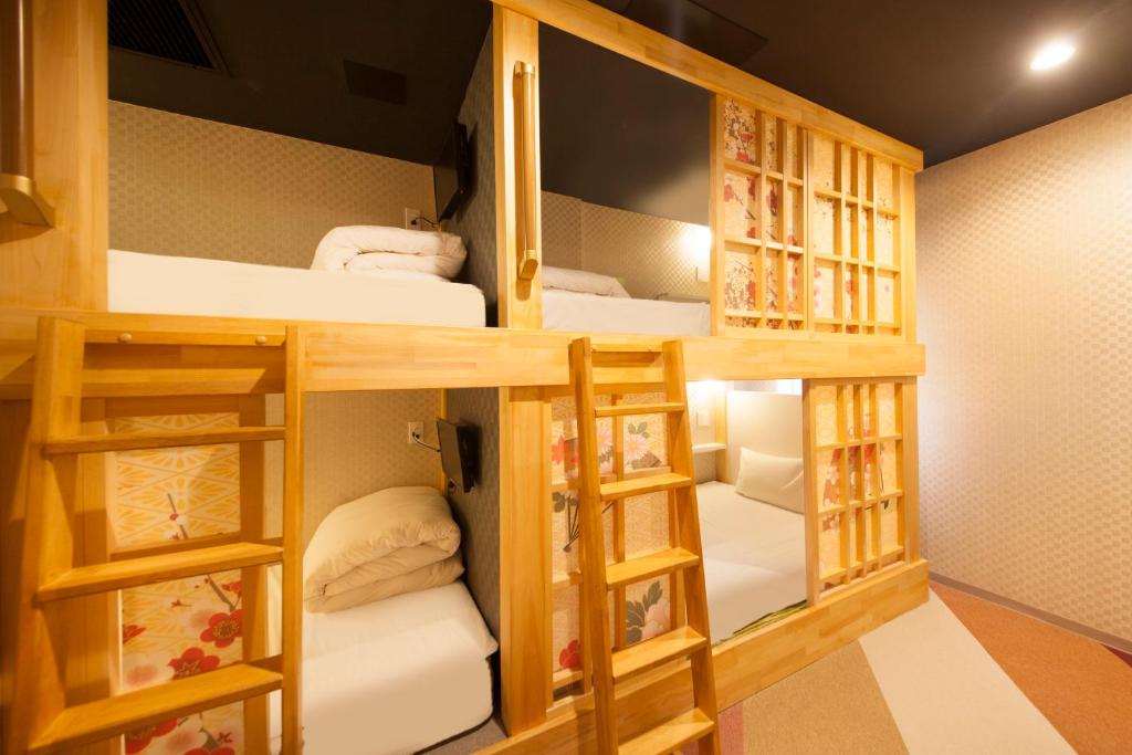 capsule-hotels-japan