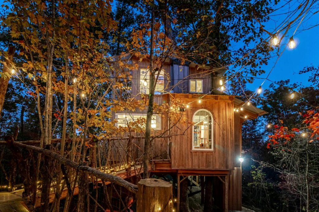 most-dreamy-treehouse-airbnbs-in-the-united-states