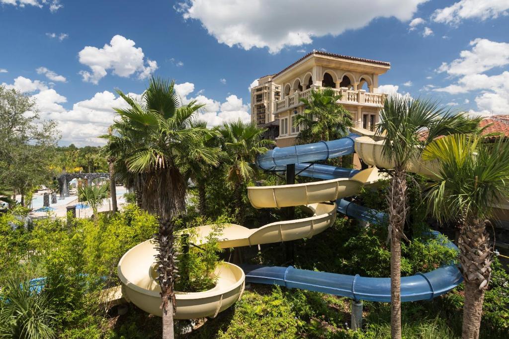 most-extravagant-hotel-pools-in-orlando-fl