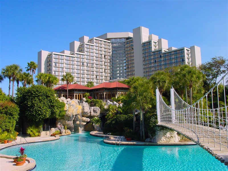 most-extravagant-hotel-pools-in-orlando-fl