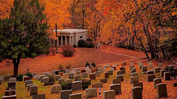 best-small-towns-to-visit-for-halloween