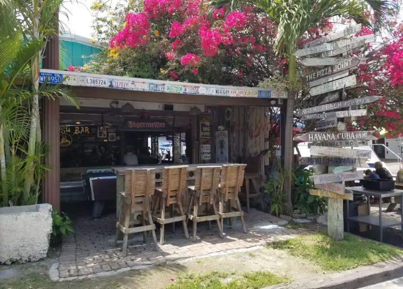 best-tiki-bars-restaurants-in-florida