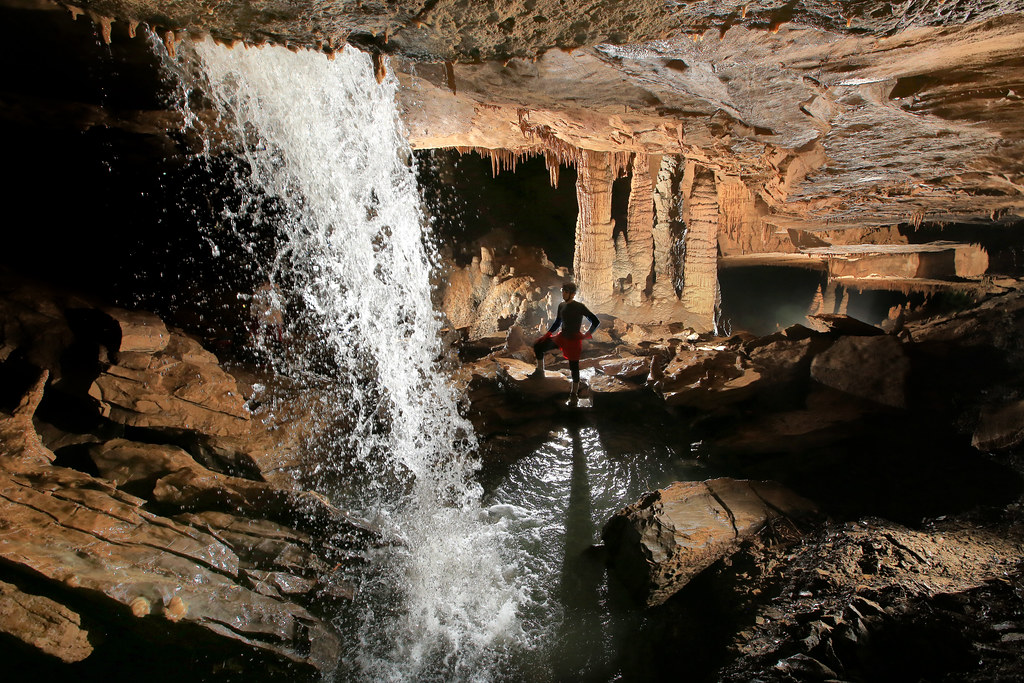 beautiful-georgia-caves-caverns-to-visit