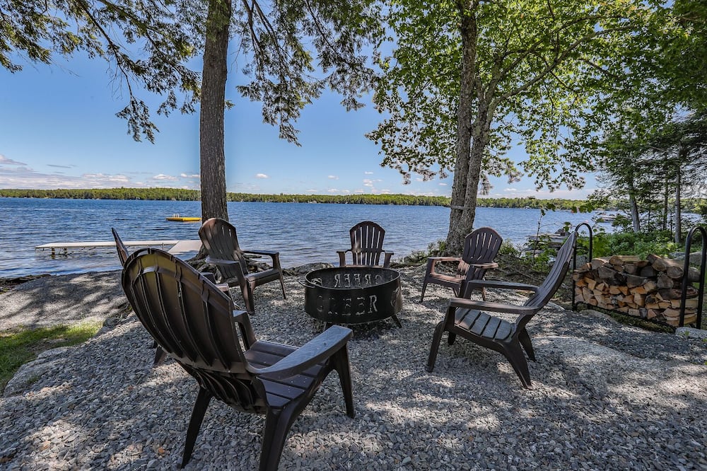 lake-house-rentals-maine