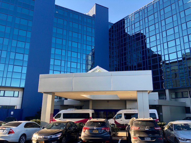 best-hotels-near-jfk-airport-with-shuttles