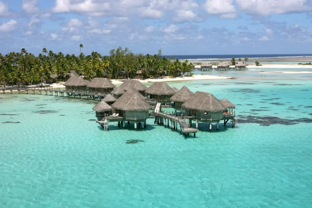 worlds-best-overwater-bungalow-resorts
