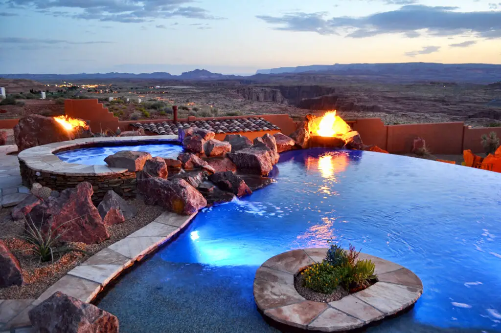best-places-to-stay-near-lake-powell