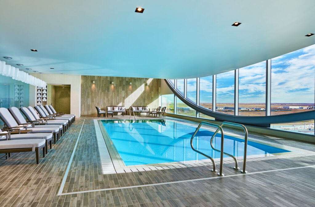 best-denver-hotels-with-indoor-swimming-pools