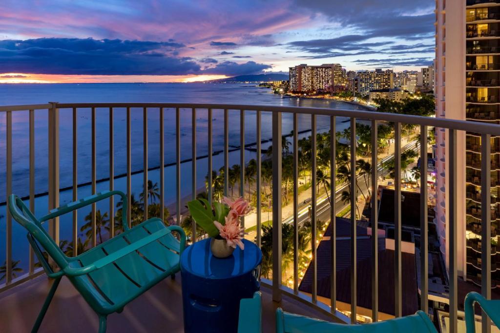 most-affordable-beach-resorts-hawaii