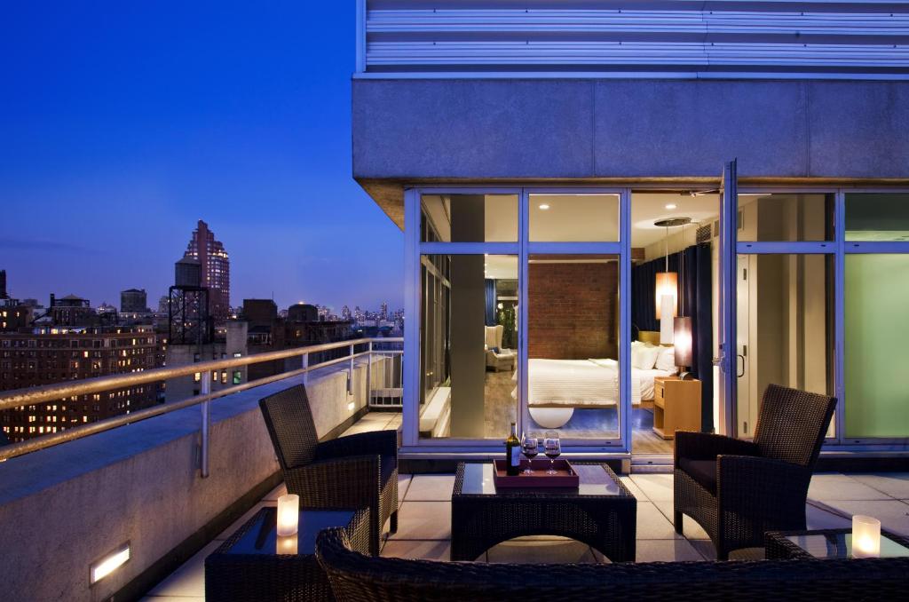 new-york-city-hotels-with-balconies