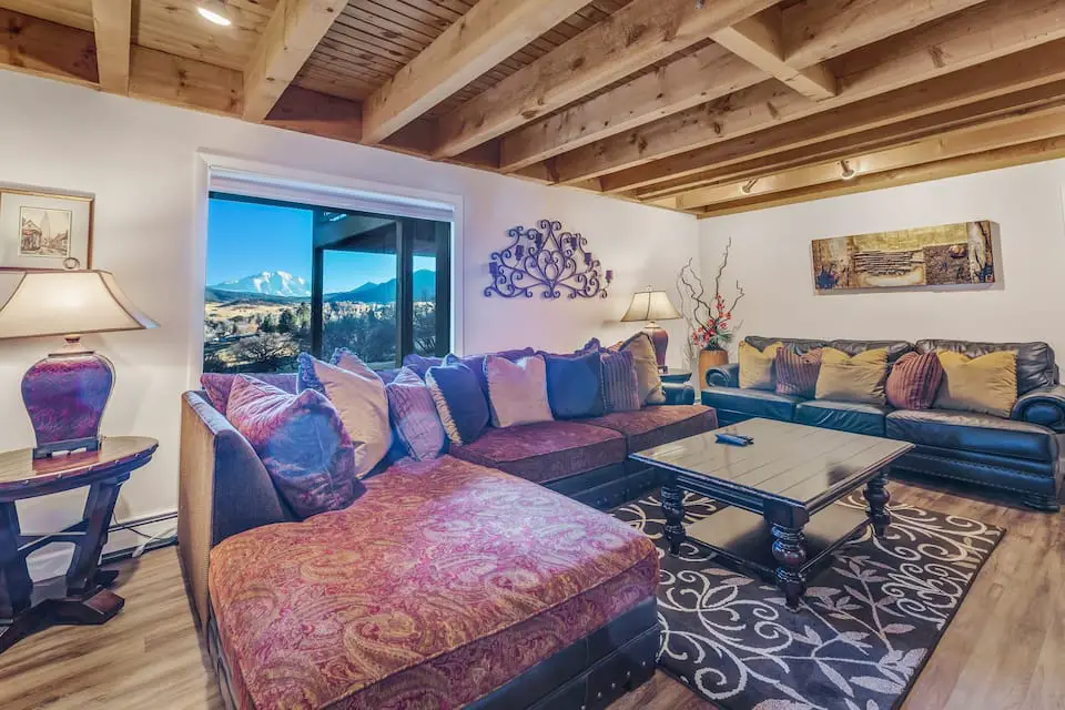 airbnb-vacation-rentals-in-colorado