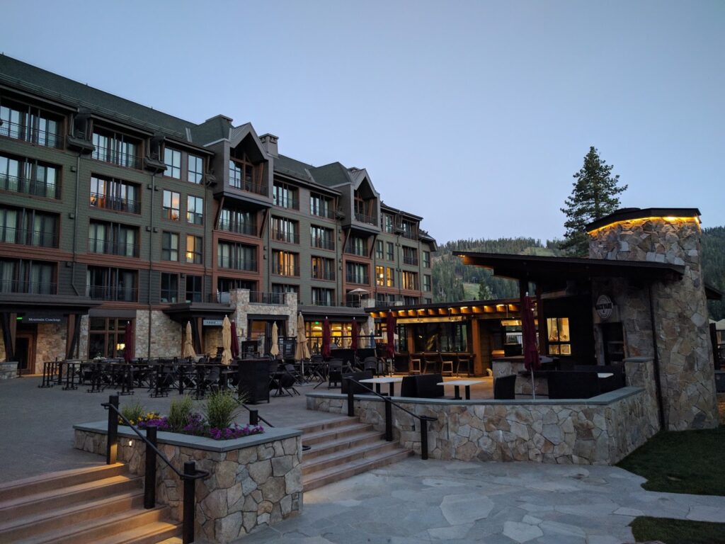 top-luxury-resorts-in-lake-tahoe